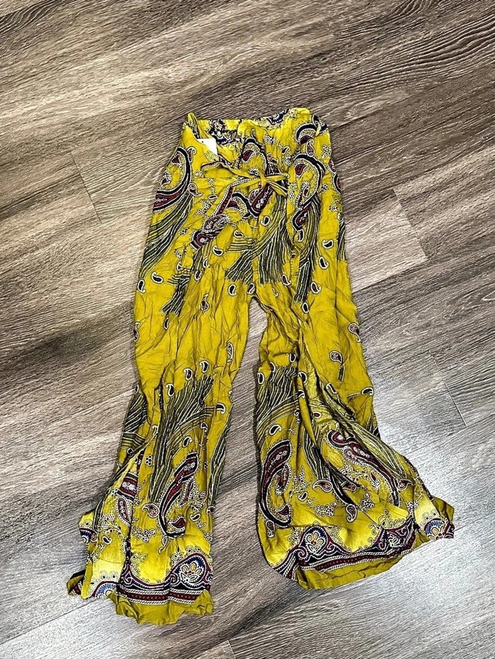 Kamana Paisley Open Wide Leg Pants in Yellow Size Medium NWT